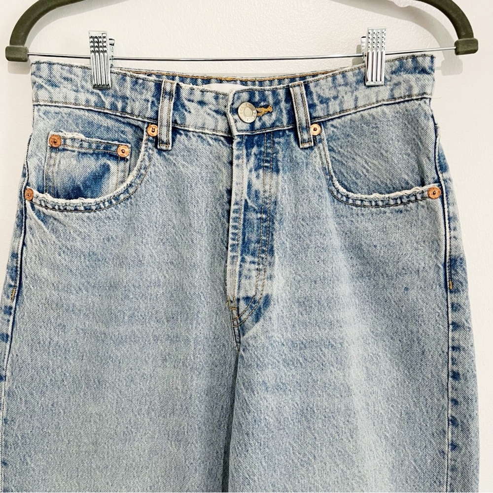 Zara High Rise Light Wash Mother Style Jeans Raw Hem Denim Button Women’s Size 6 - Picture 7 of 14